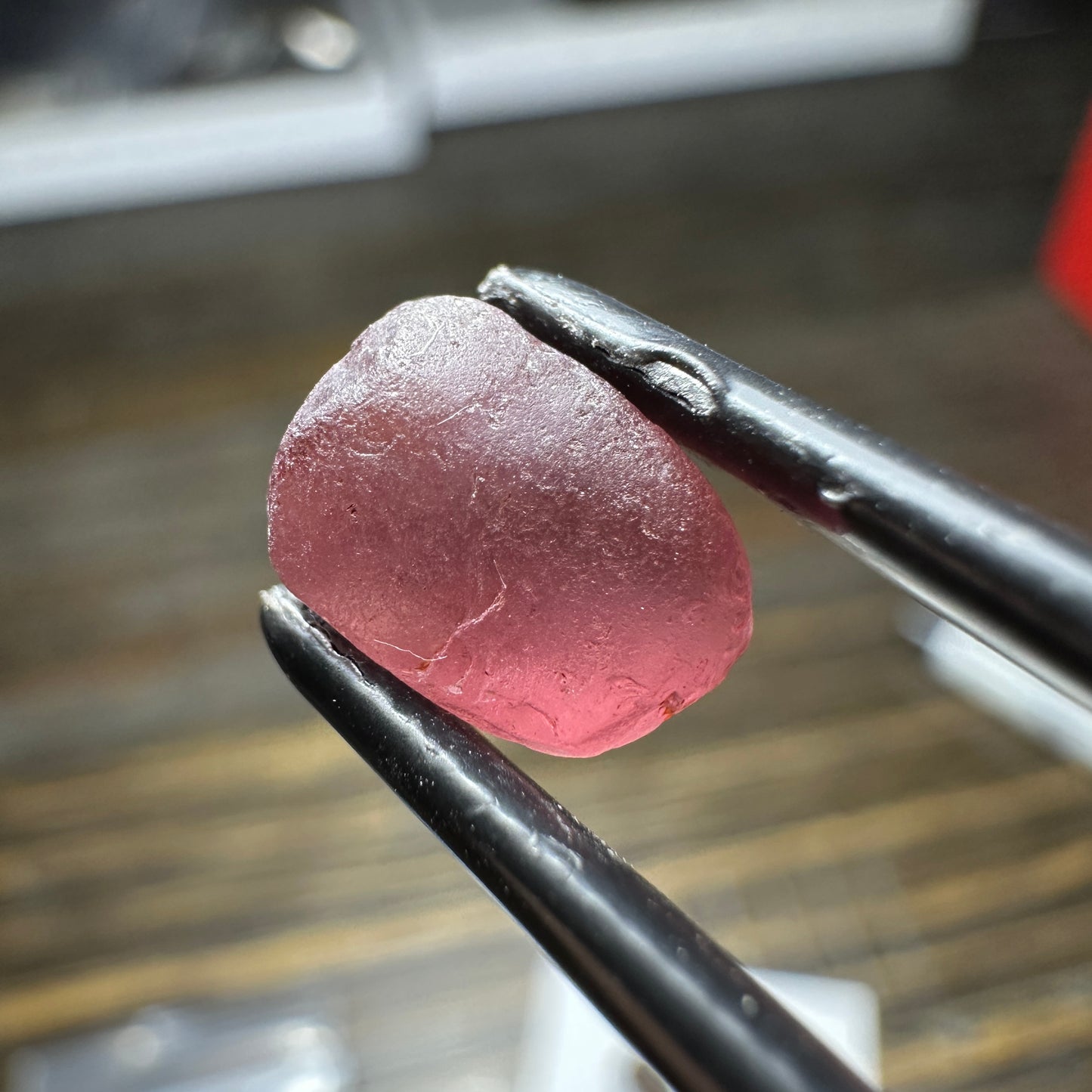 LOTUS GARNET 3pcs., 2.50g Facet Rough Parcel