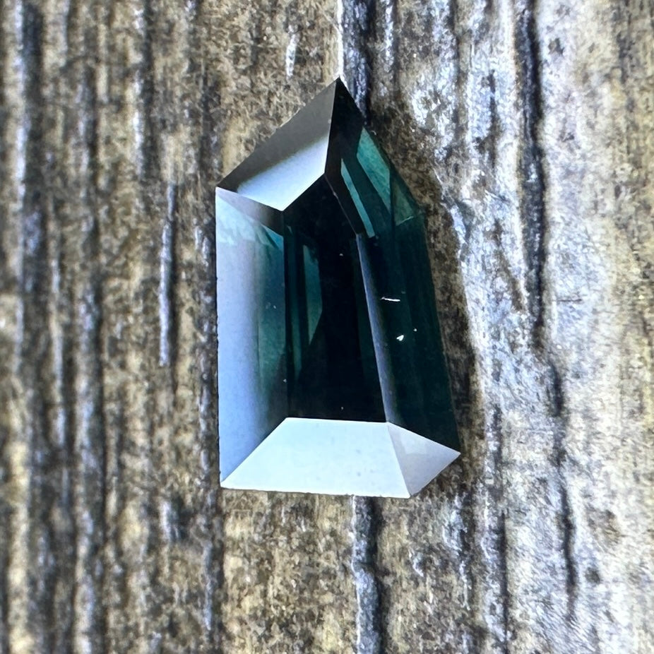 0.84ct Australian Sapphire Faceted Stone SA033