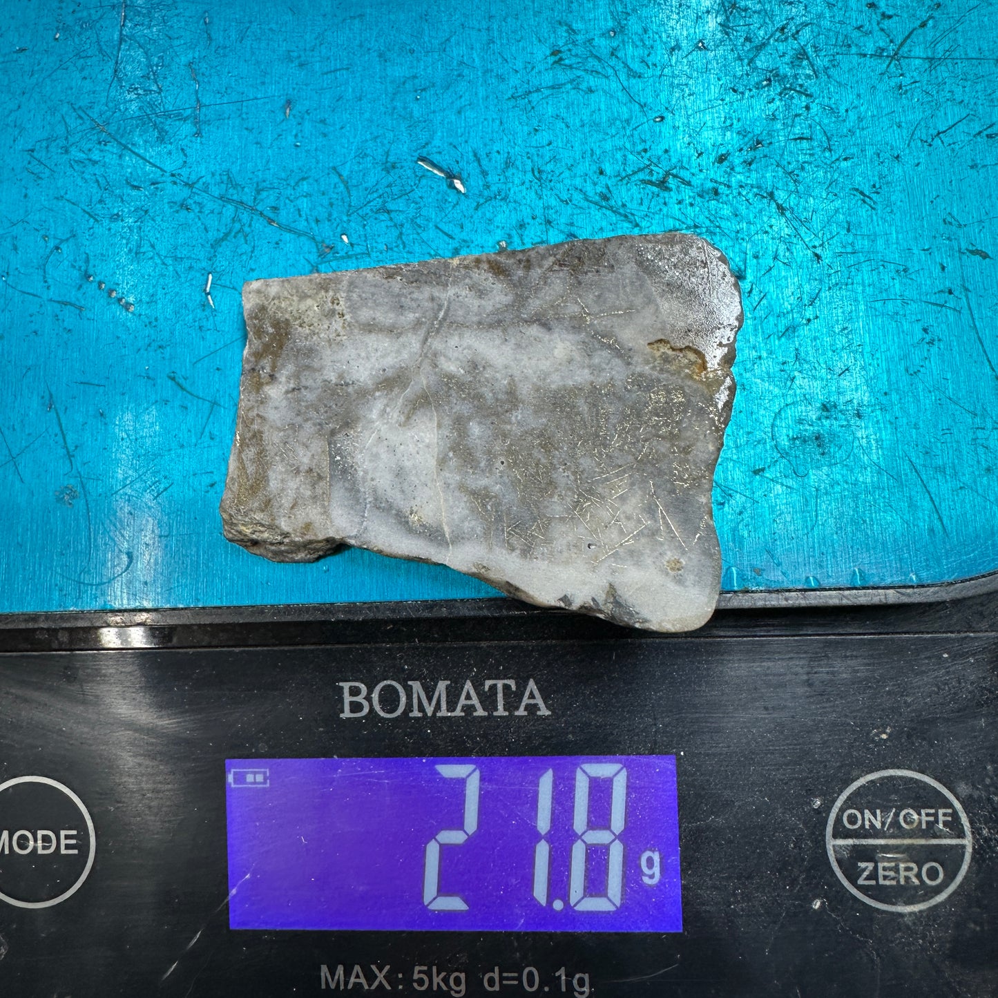 GOLD IN QUARTZ Slab - 21.8 grams