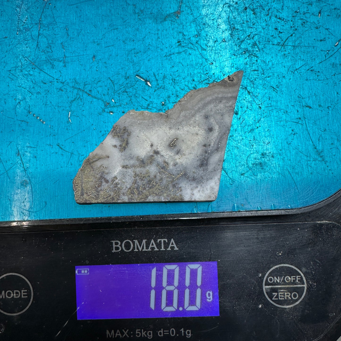 GOLD IN QUARTZ Slab - 18.0 grams