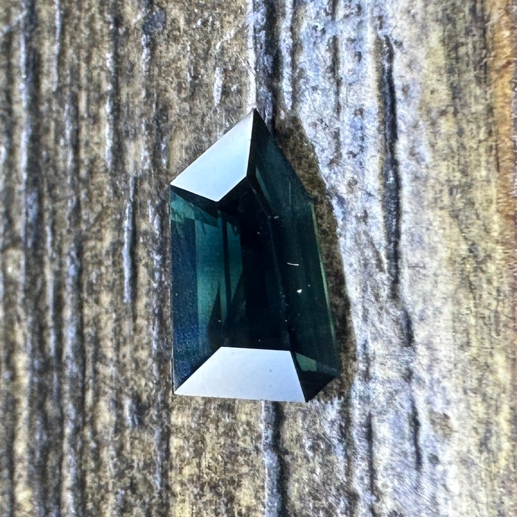 0.84ct Australian Sapphire Faceted Stone SA033