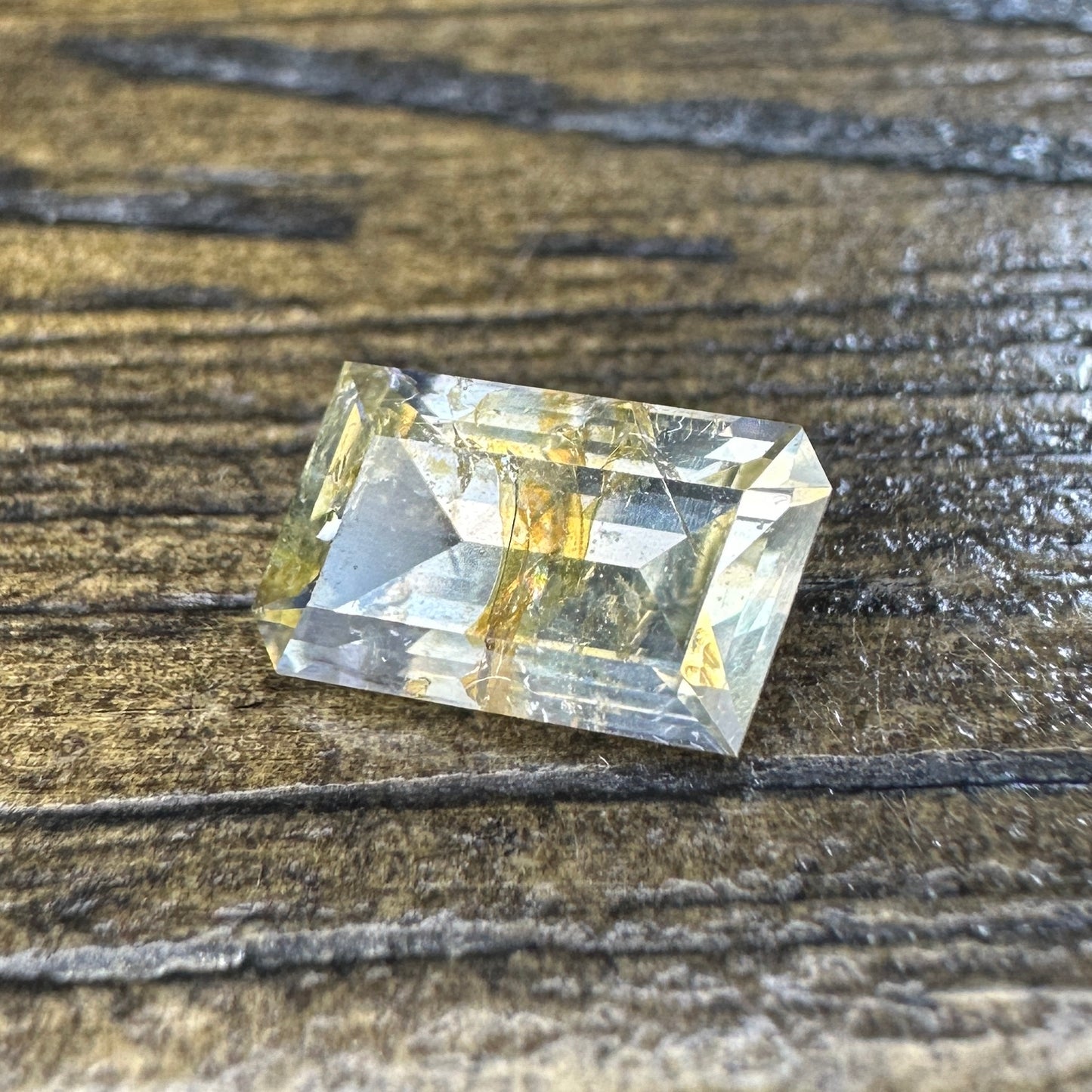 2.21ct UMBA SAPPHIRE Faceted Stone SA005