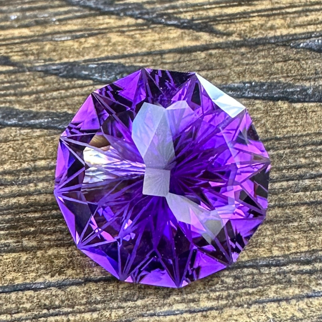 13.75ct AMETHYST Faceted Stone QTZ004