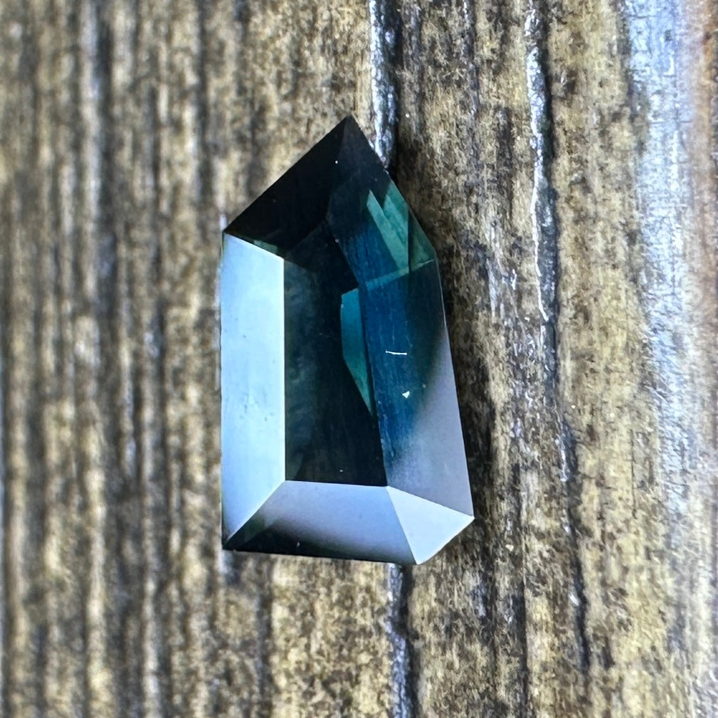 0.84ct Australian Sapphire Faceted Stone SA033