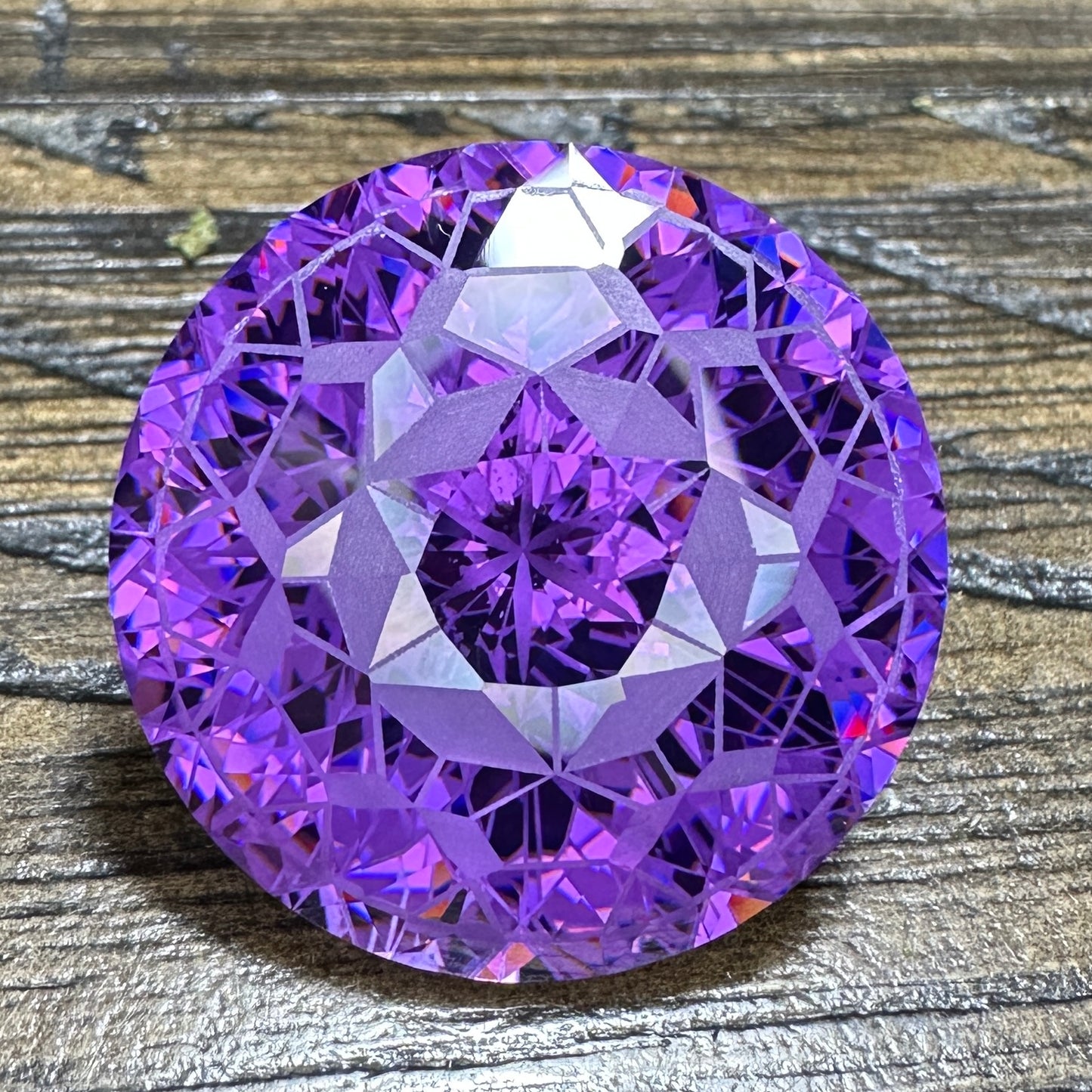 'Tenacity' Complex Round Cut Faceting Design