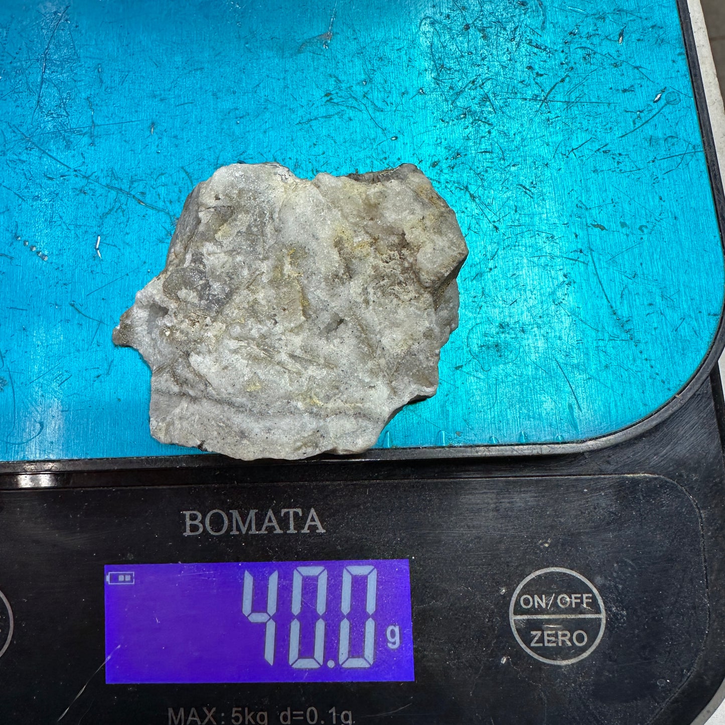 GOLD IN QUARTZ Slab - 40.0 grams