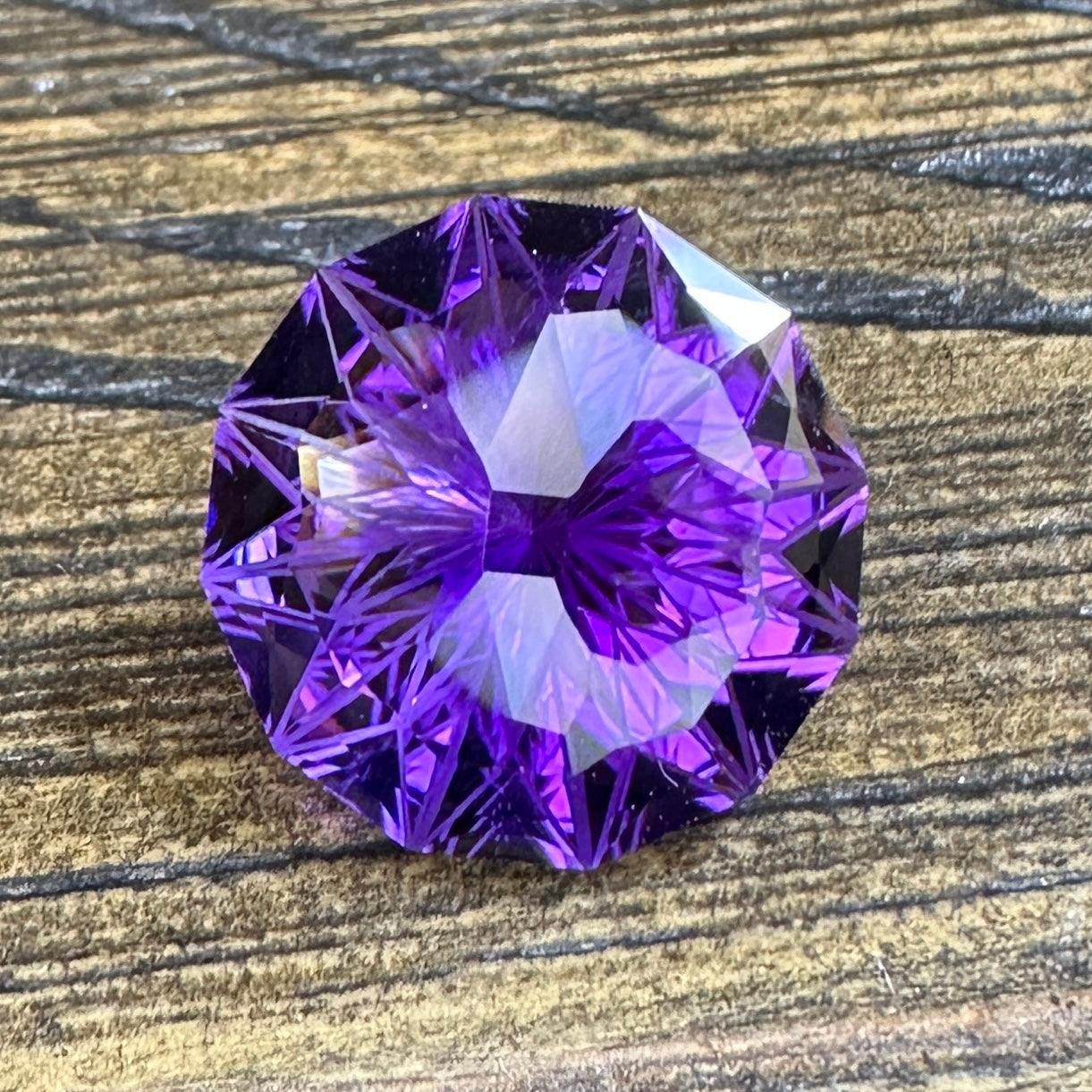 13.75ct AMETHYST Faceted Stone QTZ004