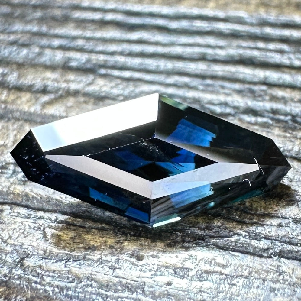 1.05ct Kenyan Sapphire Faceted Stone SA026