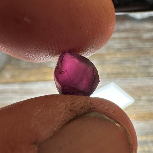 5.22ct RHODOLITE GARNET Facet Rough