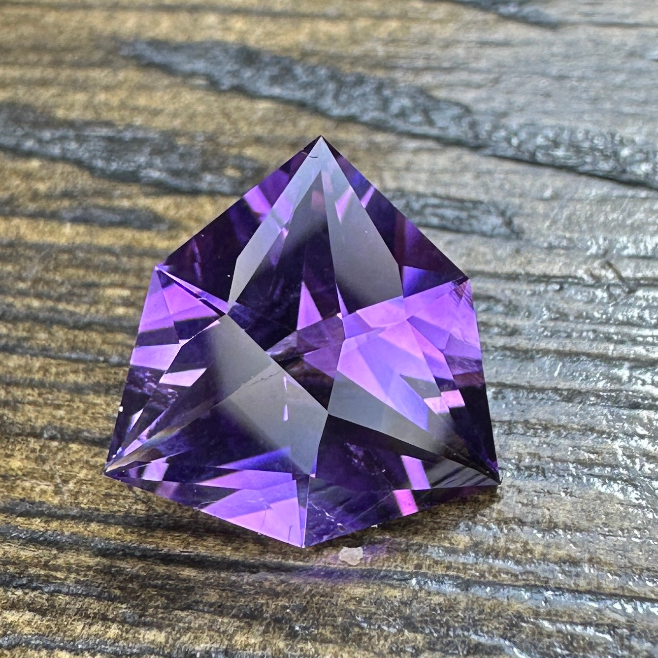 4.28ct AMETHYST Faceted Stone QTZ003