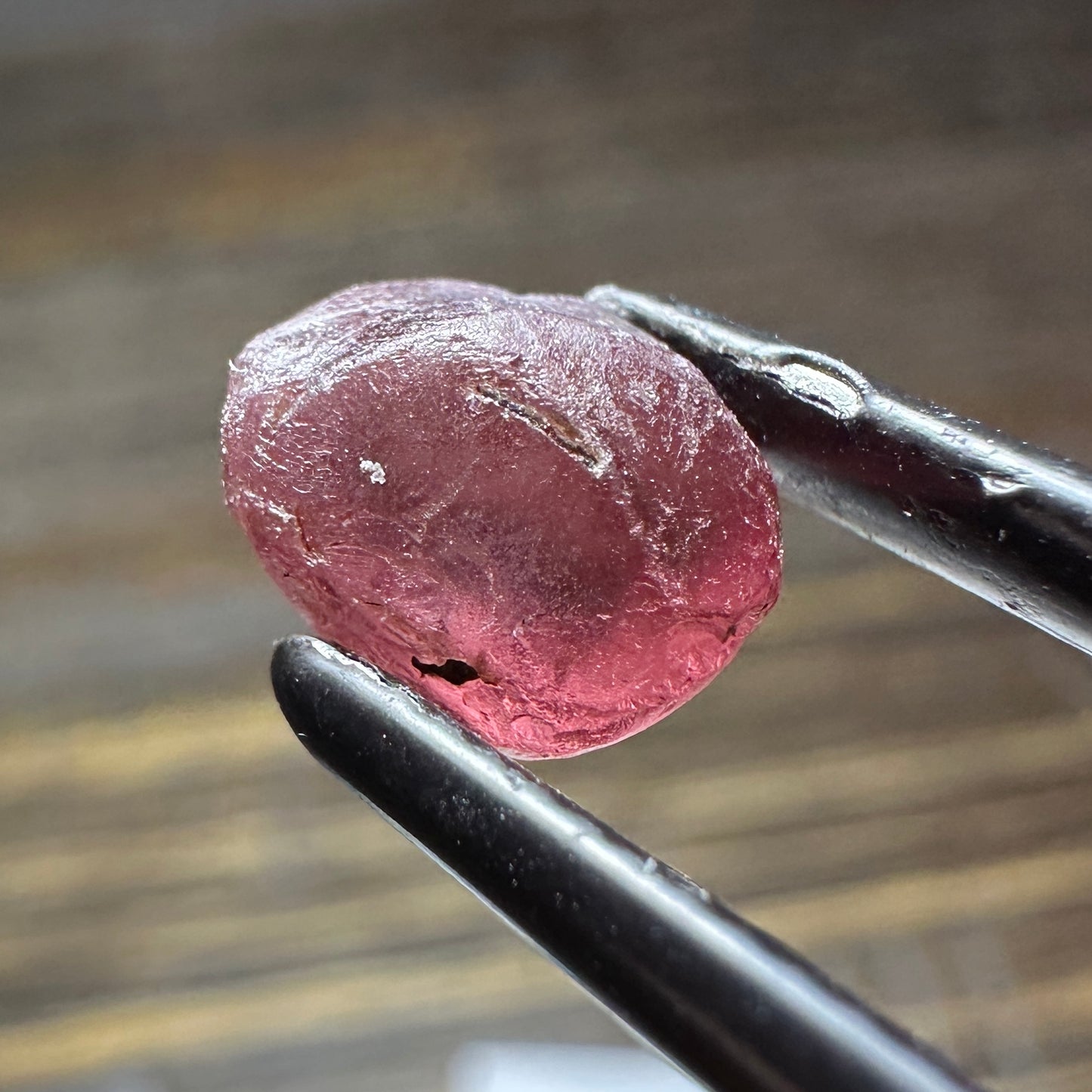 LOTUS GARNET 3pcs., 2.50g Facet Rough Parcel