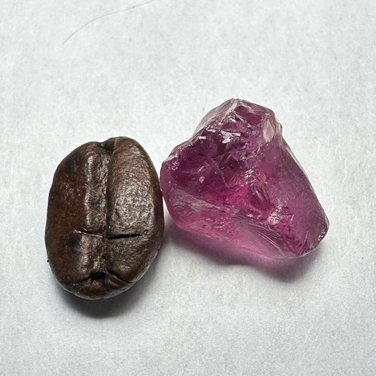 9.04ct TANGA ROSE GARNET Facet Rough