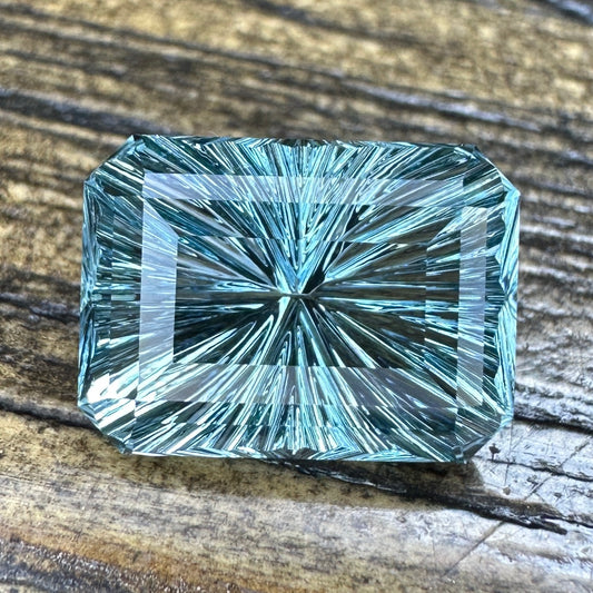 3.91ct AQUAMARINE Faceted Stone BER002