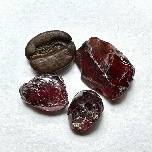MALAYA GARNET 3pcs., 3.57g Facet Rough Parcel