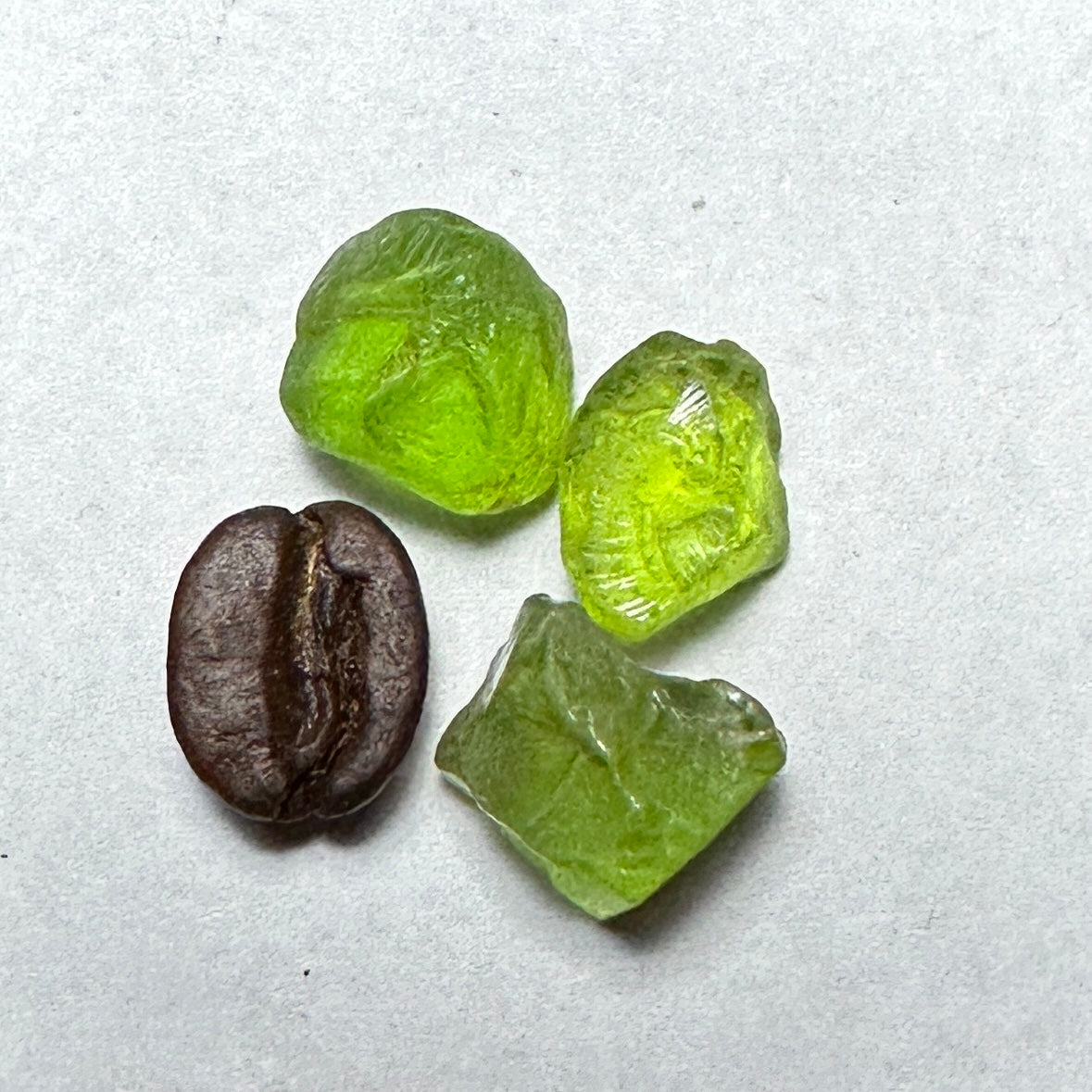 GOGO PERIDOT 3pcs., 3.83g Facet Rough Parcel