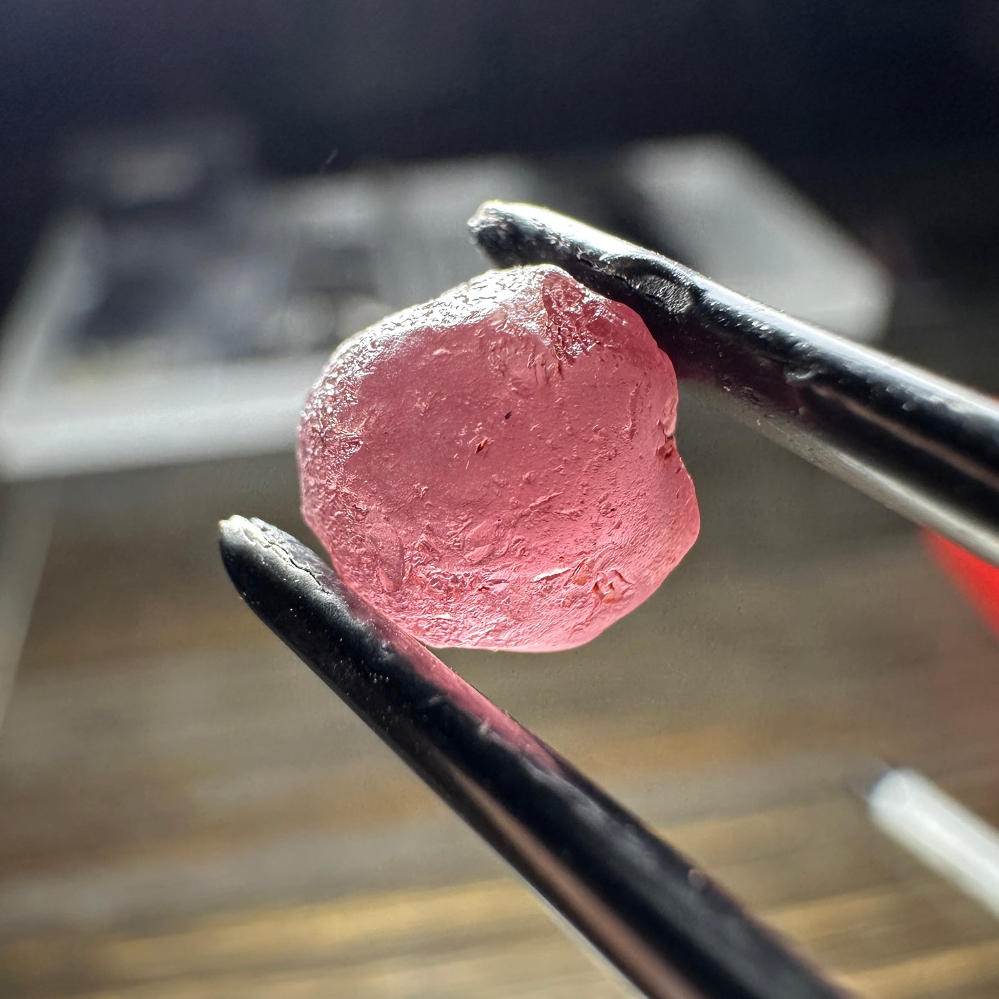 LOTUS GARNET 3pcs., 2.52g Facet Rough Parcel