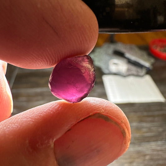 7.76ct  RHODOLITE GARNET Facet Rough