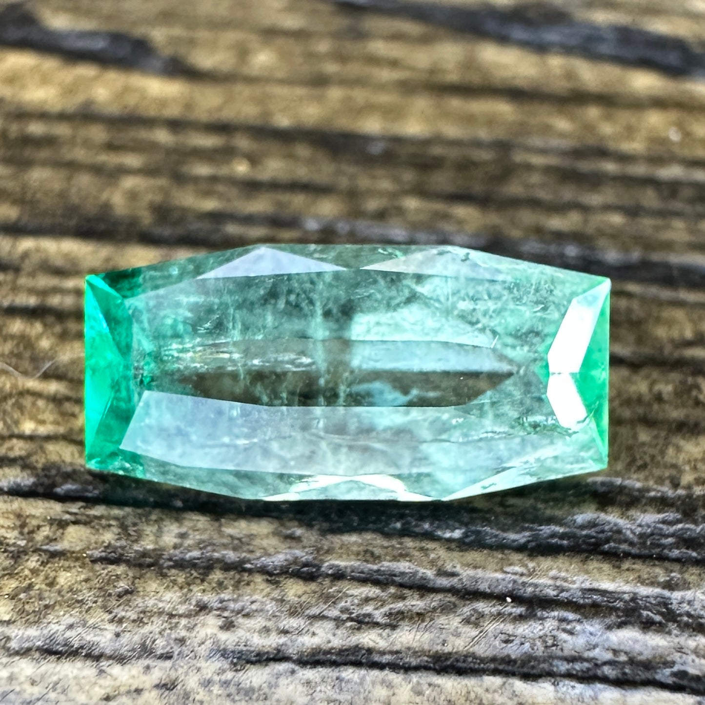 1.46ct Colombian EMERALD Faceted Stone EMD001