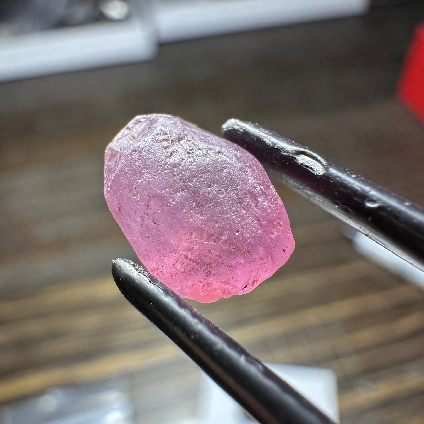 LOTUS GARNET 3pcs., 2.50g Facet Rough Parcel