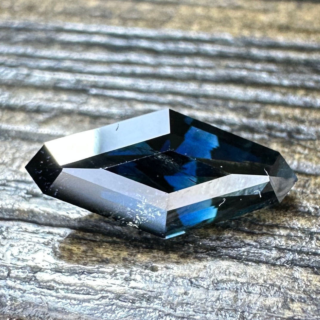 1.05ct Kenyan Sapphire Faceted Stone SA026