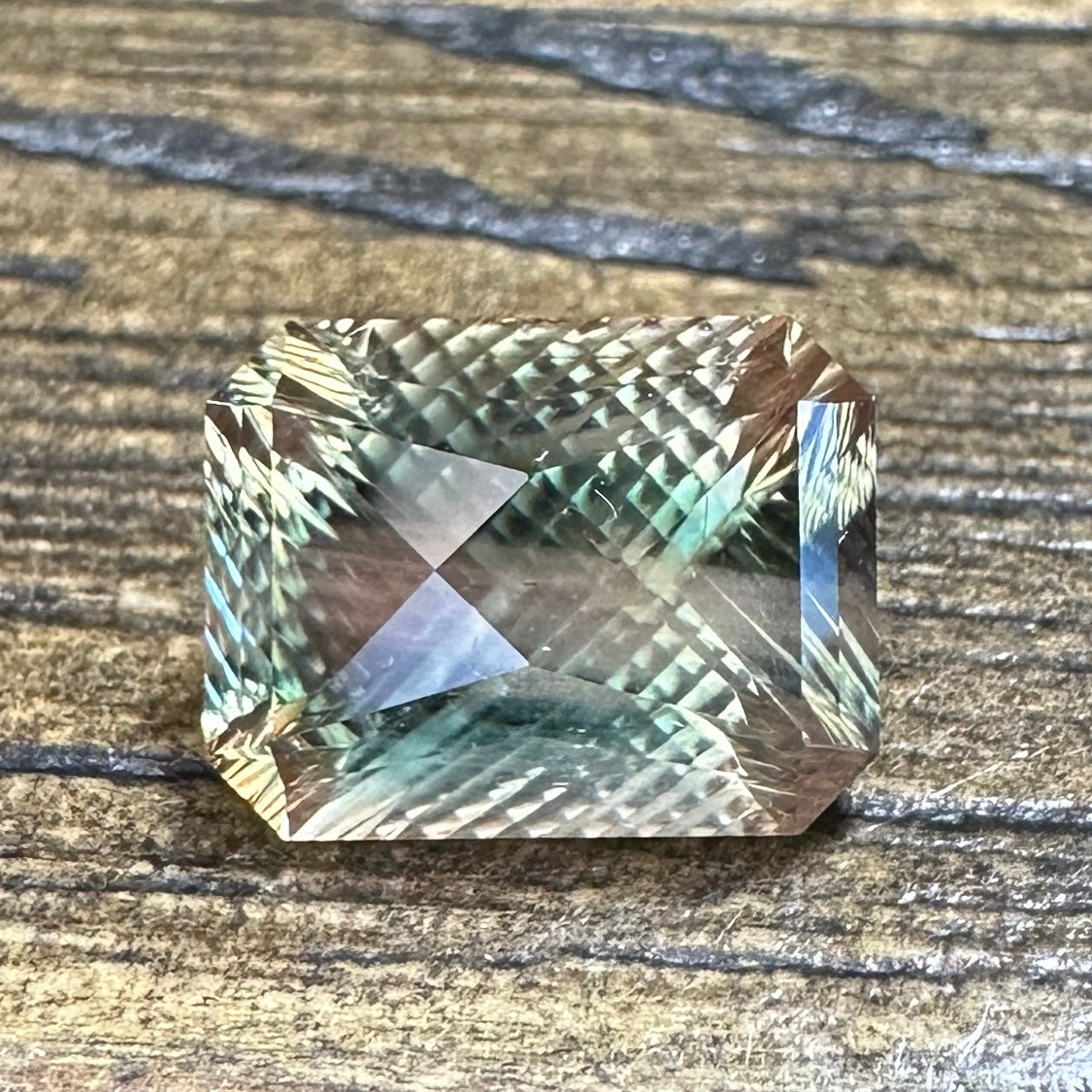 4.79ct Green OREGON SUNSTONE Faceted Stone SUN001
