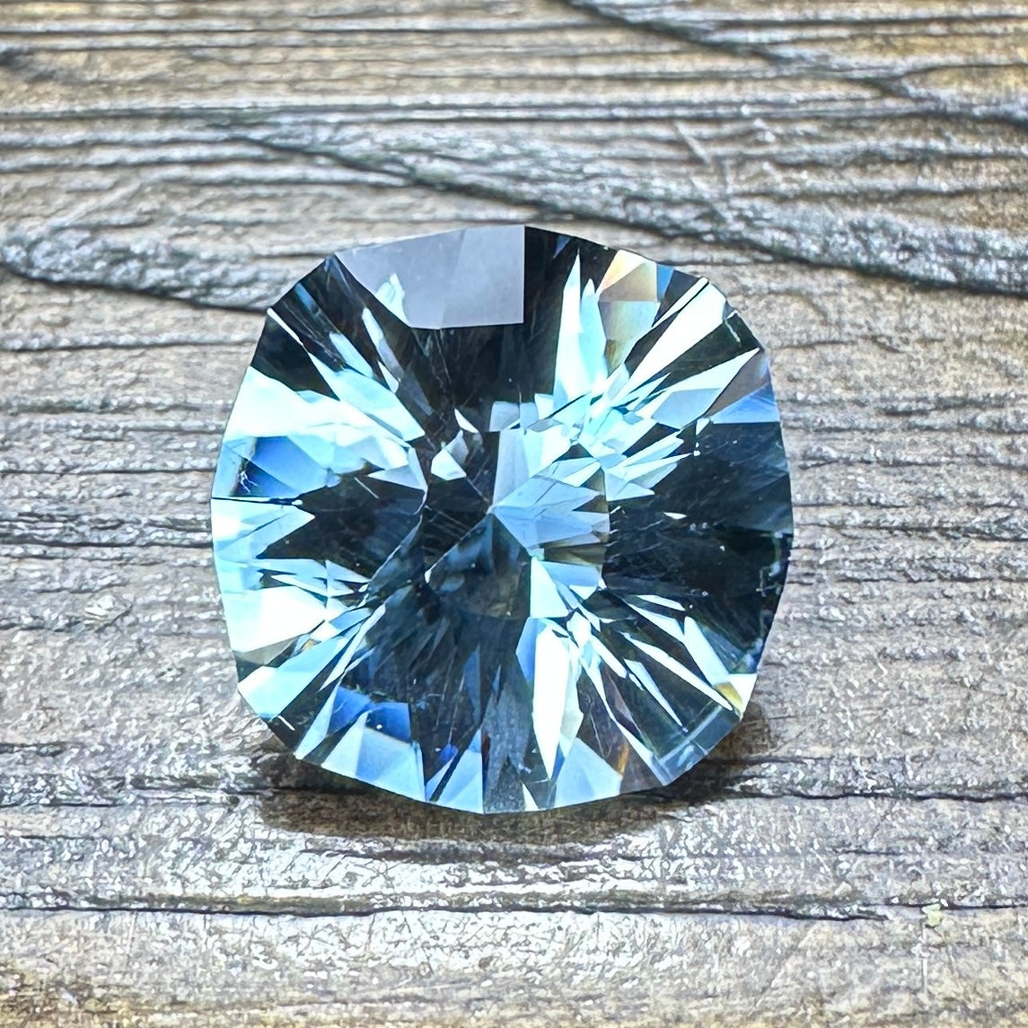 12.6ct Sky Blue TOPAZ Faceted Stone TOP002