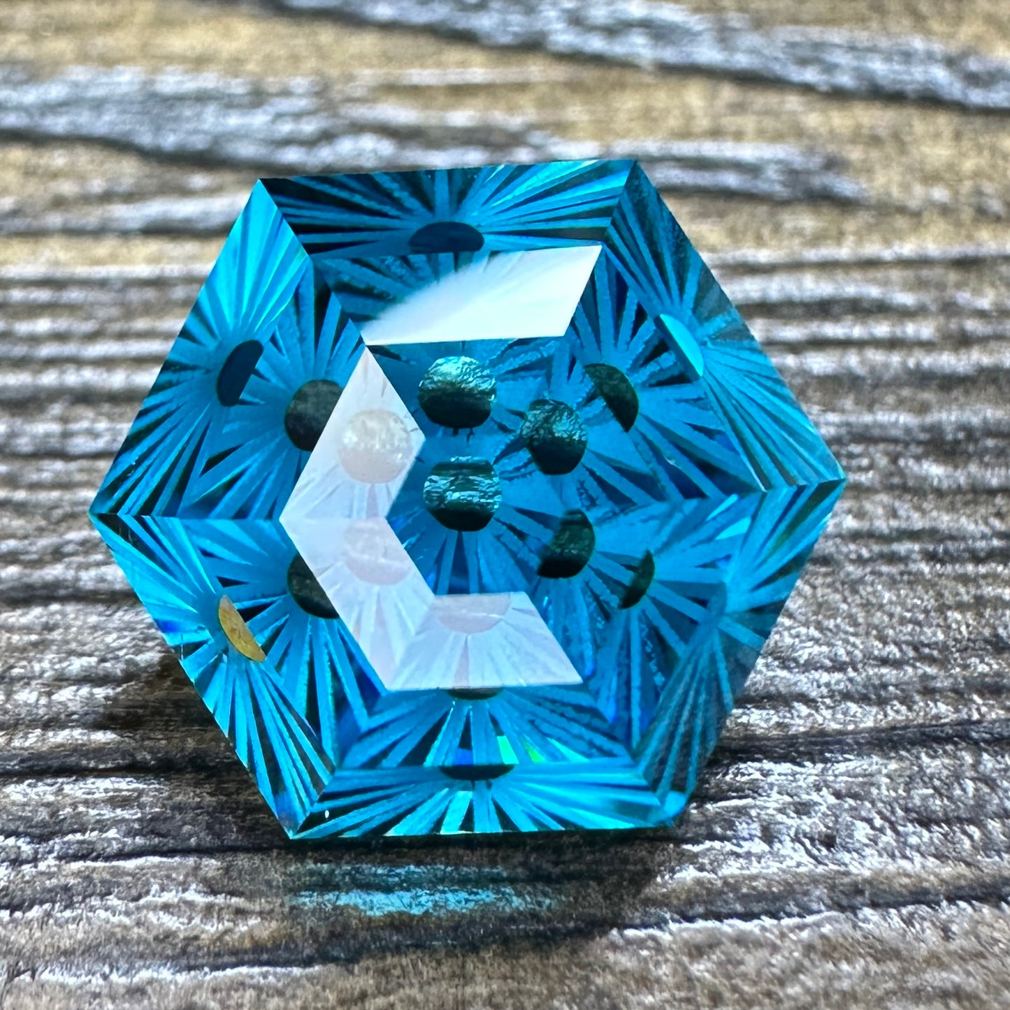 'Step Frosted Hex Kozibe' Hexagon Cut Faceting Design