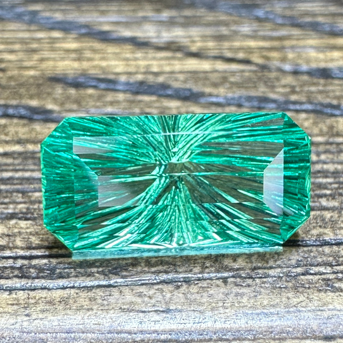 10.81ct COBALT SAPPHIRE Faceted Stone LAB002