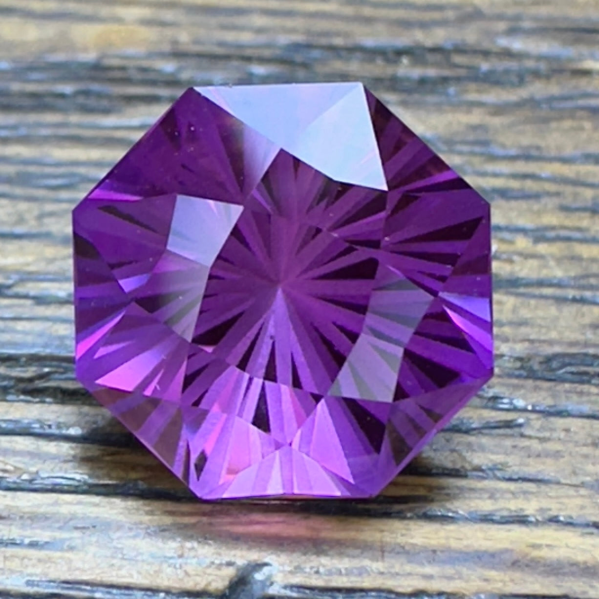 5.43ct PURPLE CZOCHRALSKI SAPPHIRE Faceted Stone