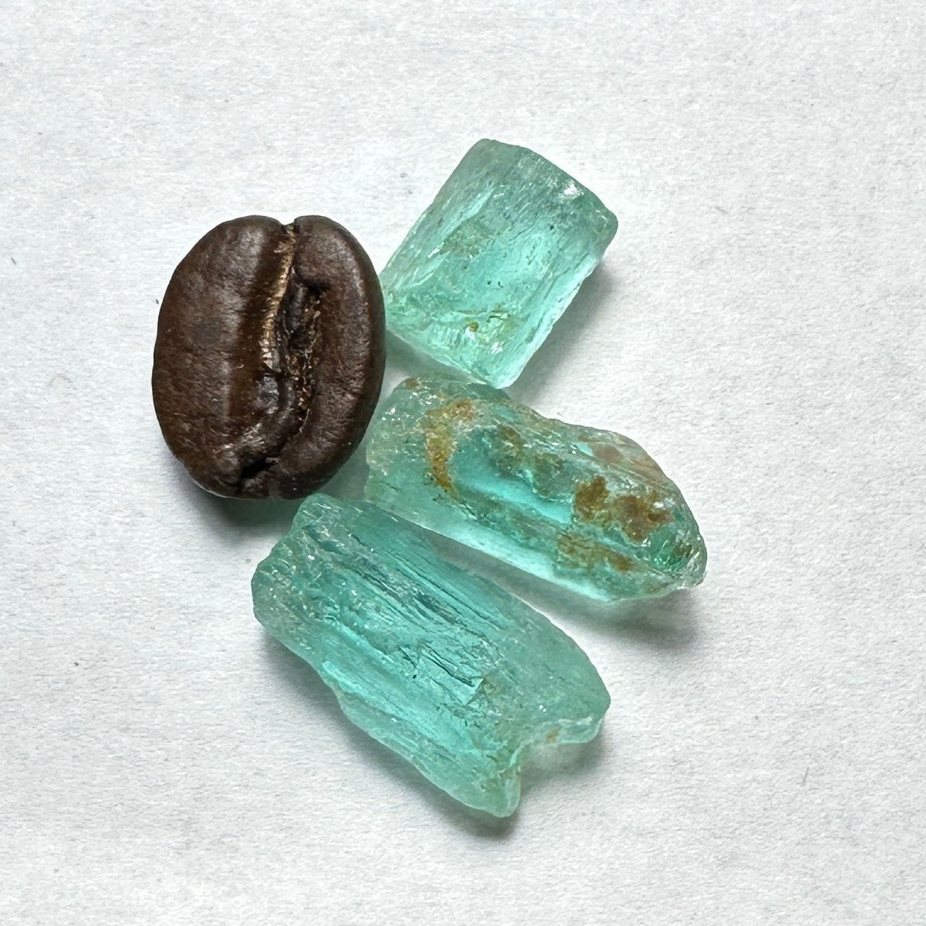 VANADIUM EMERALD 3pcs., 2.29g Facet Rough Parcel