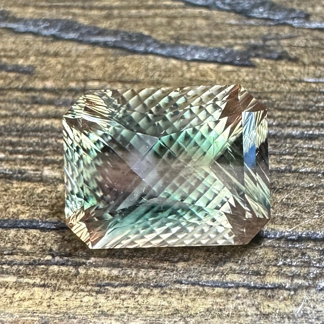 4.79ct Green OREGON SUNSTONE Faceted Stone SUN001
