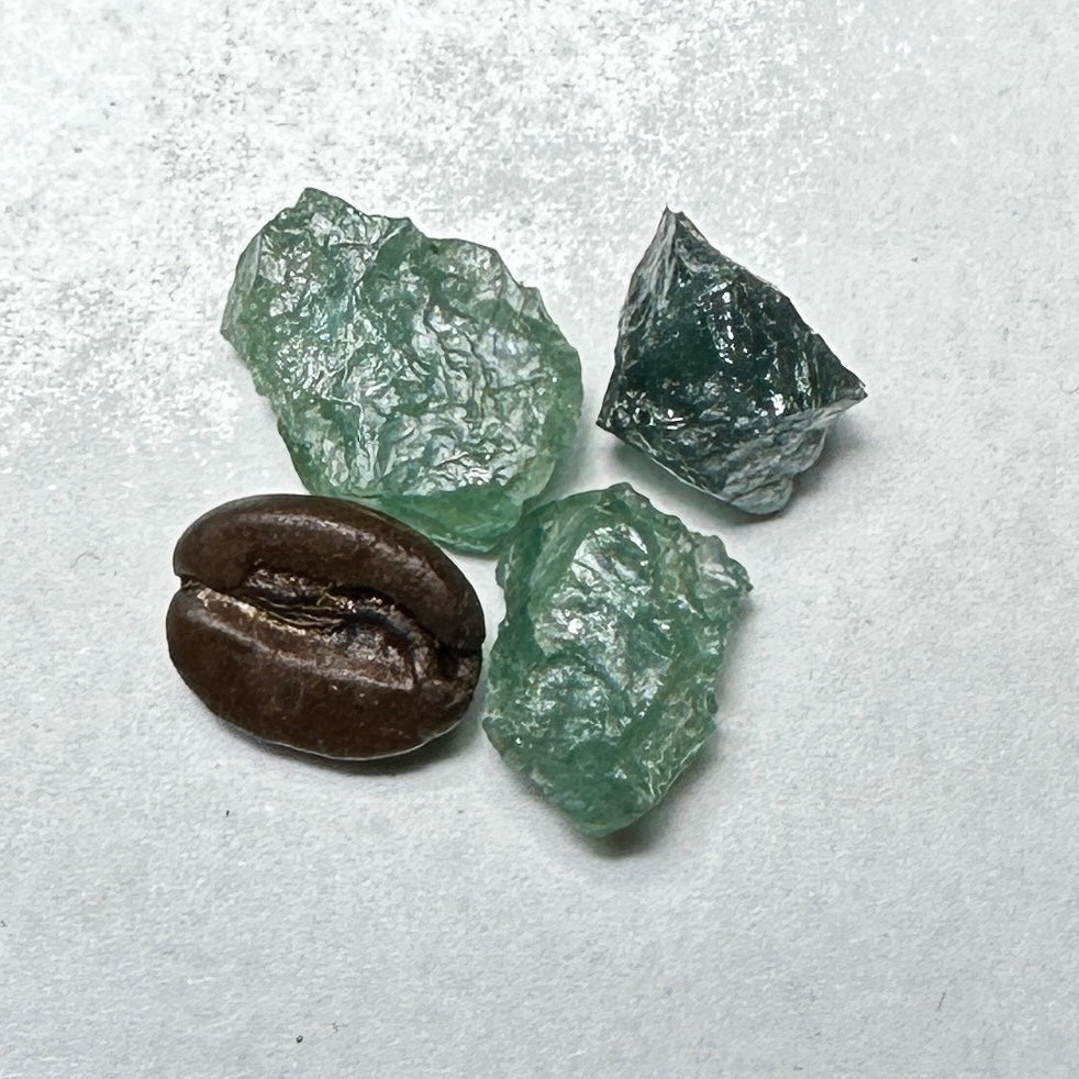 KORNERUPINE 3pcs., 3.68g Facet Rough Parcel