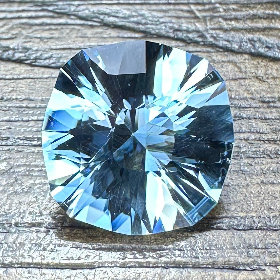 12.6ct Sky Blue TOPAZ Faceted Stone TOP002