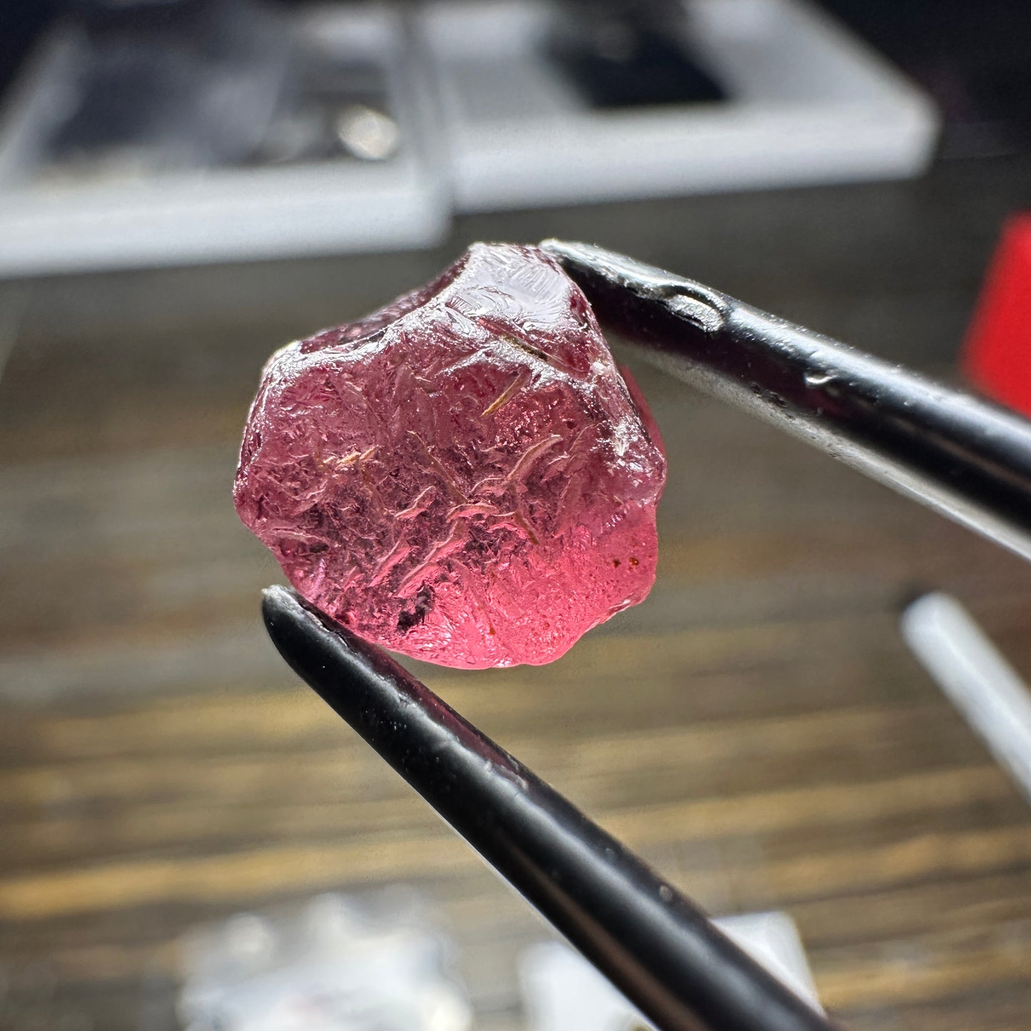 TANGA ROSE GARNET 3pcs., 3.73g Facet Rough Parcel