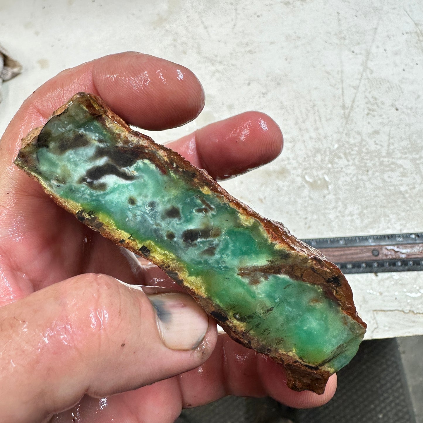 CHRYSOPRASE Faced Rough - 0.47 Pounds