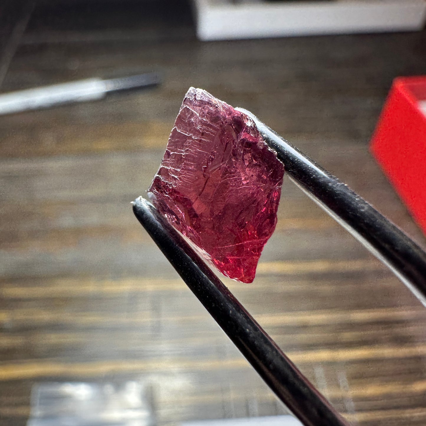 PYROPE GARNET 2pcs., 2.93g Facet Rough Parcel