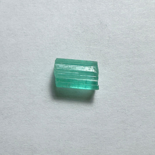 2.60ct COLUMBIAN EMERALD Facet Rough