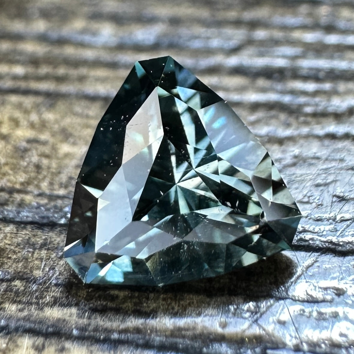 0.82ct Montana Sapphire Faceted Stone SA030