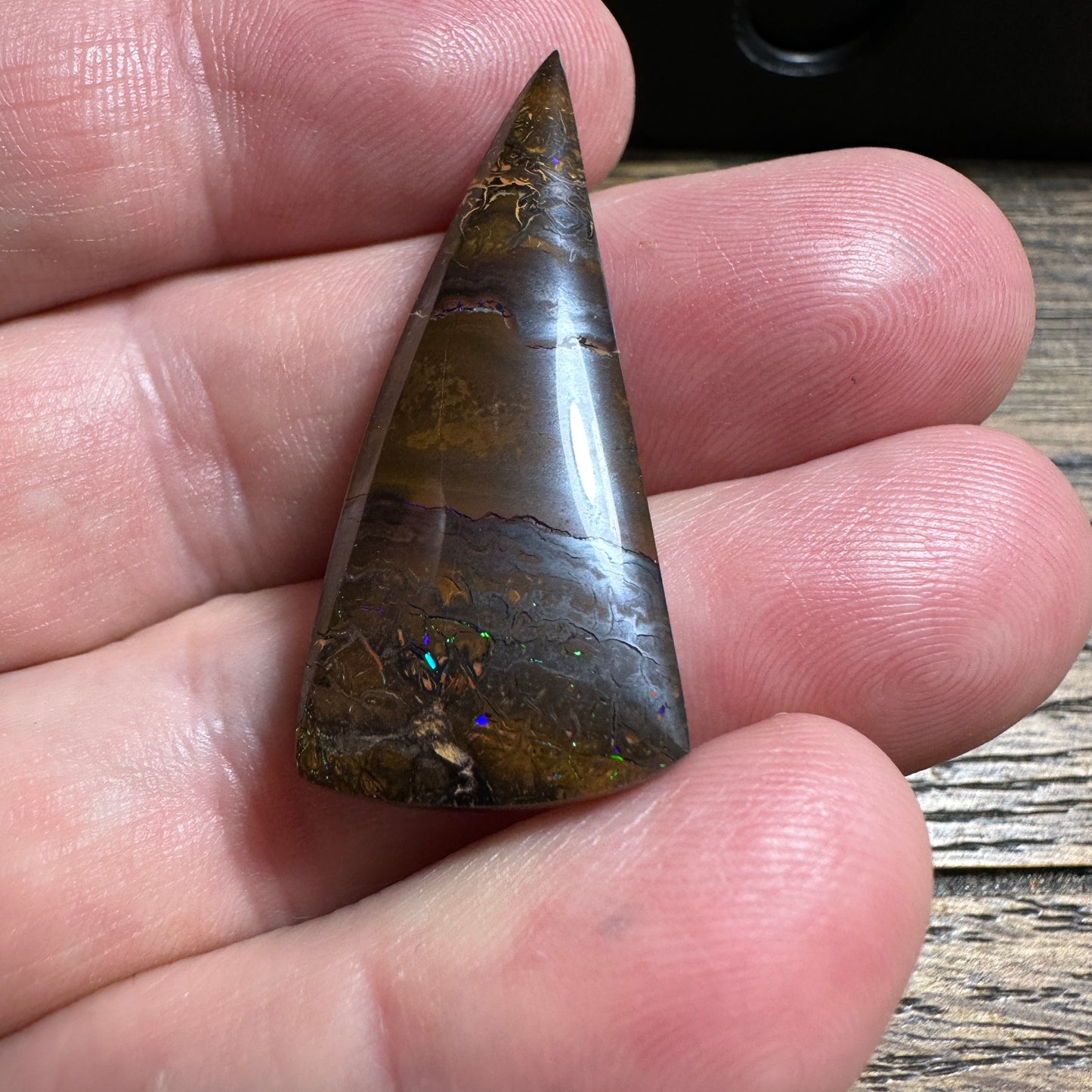 BOULDER OPAL cabochon