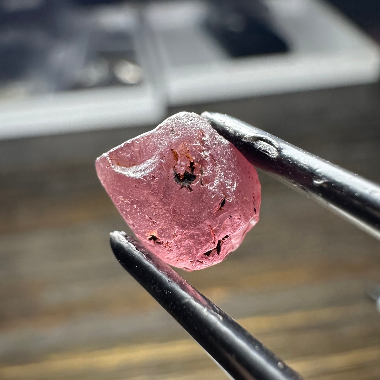 LOTUS GARNET 3pcs., 2.52g Facet Rough Parcel