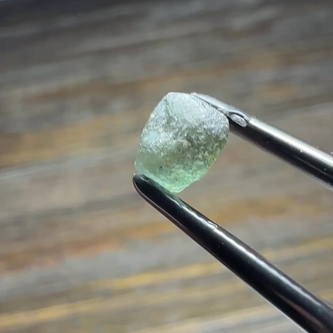 2.66ct SONGEA SAPPHIRE Facet Rough – SilverHill Lapidary